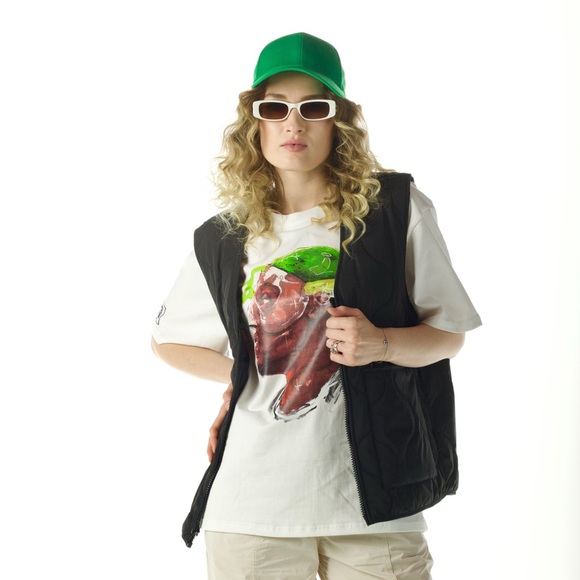 100% heavy cotton , graphic t-shirt. - Picture 4 of 5